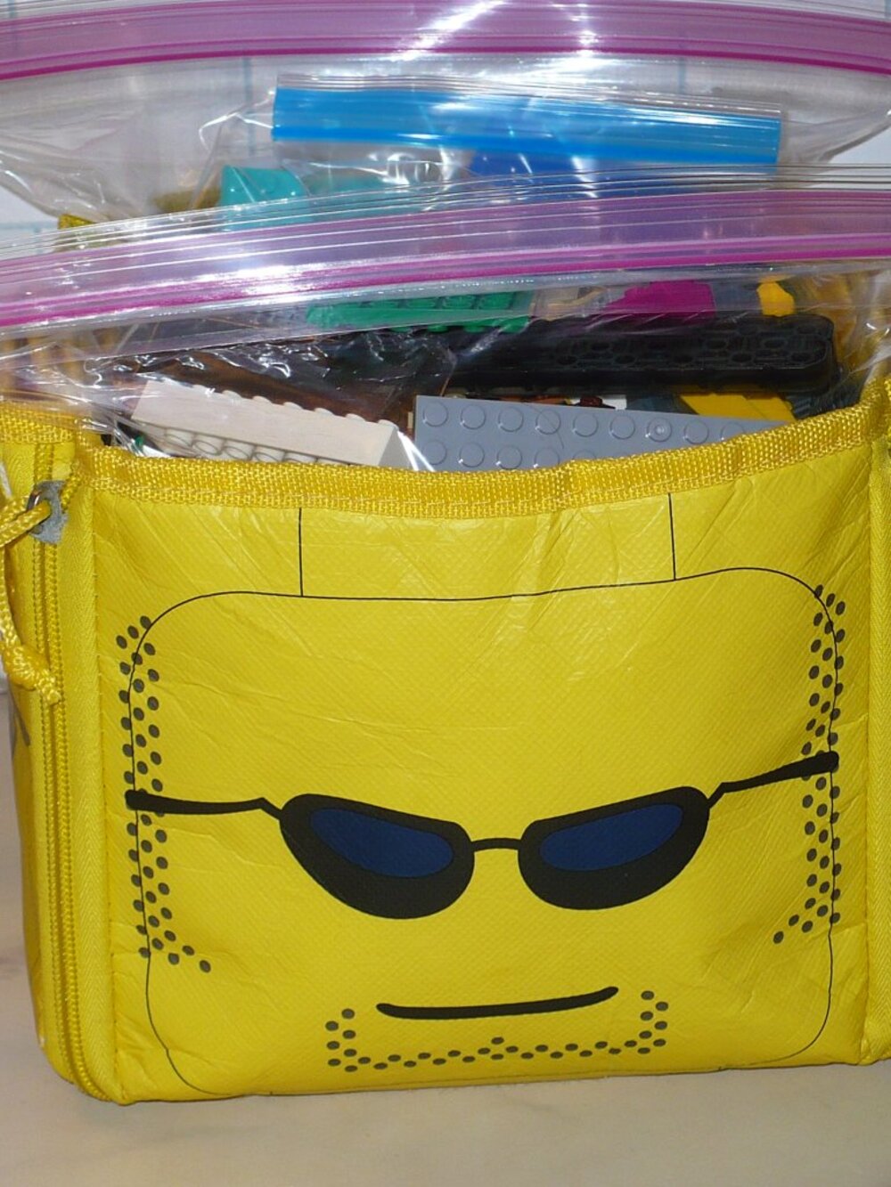 Legos Create Carry Bag Tote Play Mat with 100's of Bricks Blocks ~ Minifigures